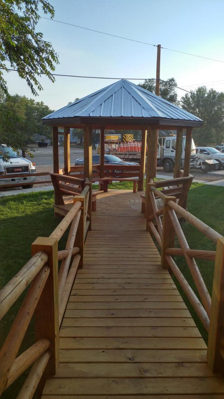 Sagebrush Inn & Suites Broadus Exteriör bild