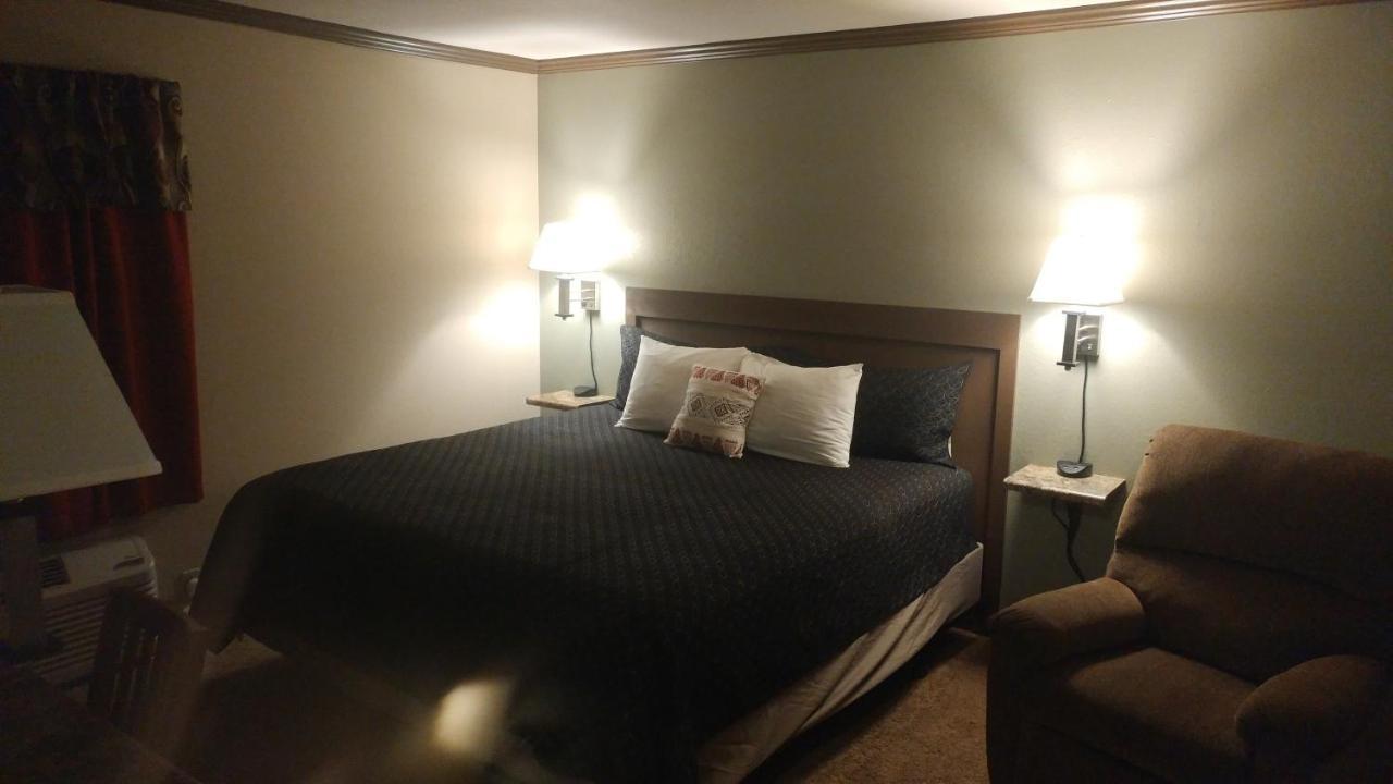 Sagebrush Inn & Suites Broadus Exteriör bild