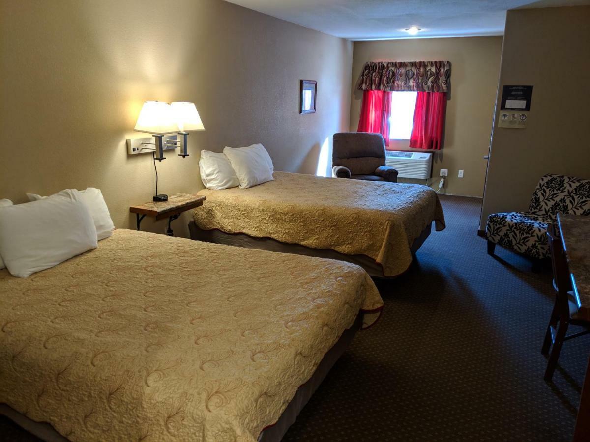 Sagebrush Inn & Suites Broadus Exteriör bild